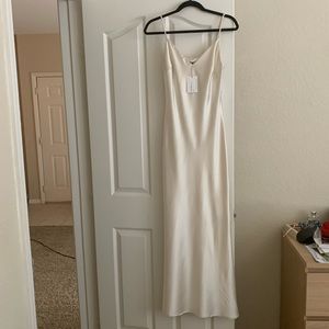 Elle A Cream maxi Dress